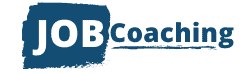 Logo mit dem Wort JOB in fetten weißen Großbuchstaben auf blauem Farbstrich-Hintergrund, gefolgt von Coaching in blauer Normalschrift auf weißem Hintergrund - perfekt für das Branding von Jobcoaching München.